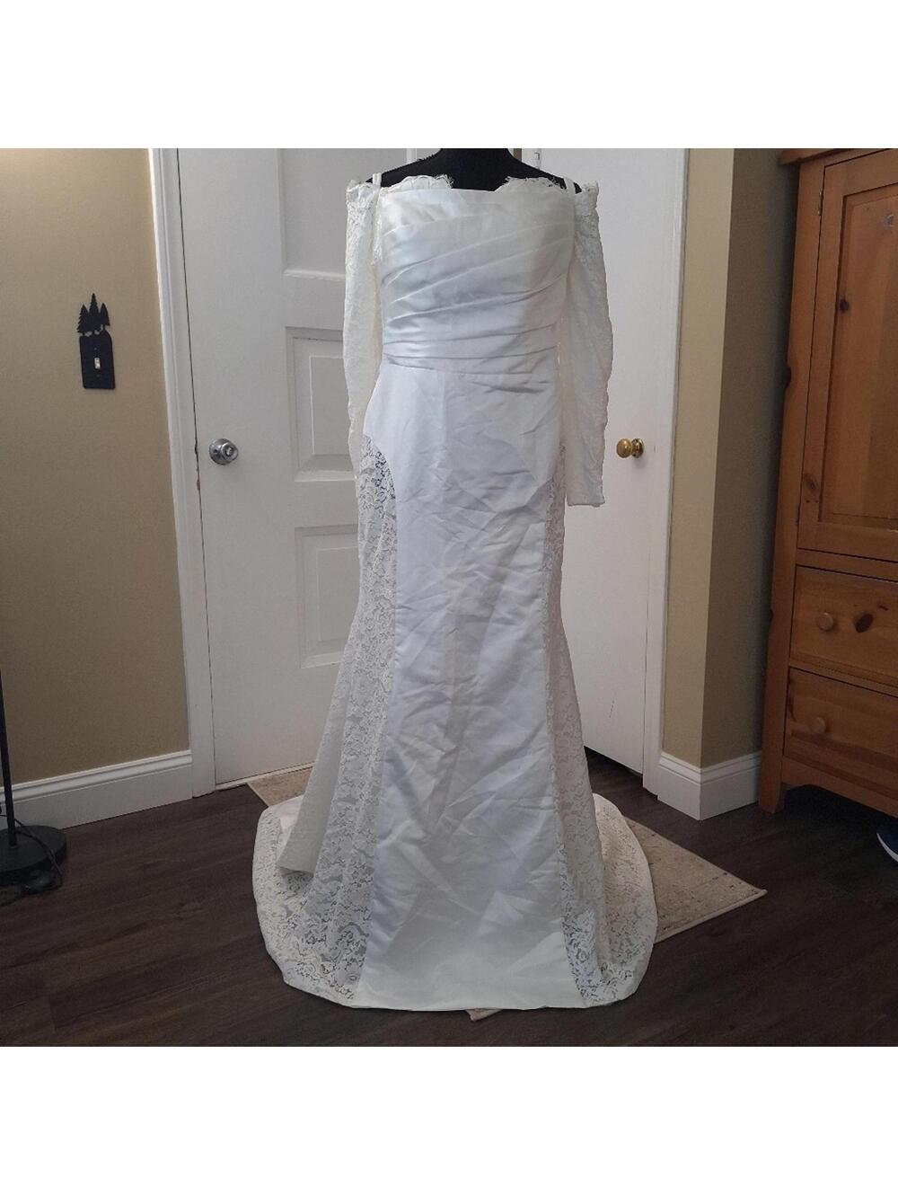 Nwt White Lace Long Sleeve Short Train Wedding Dress Size Large